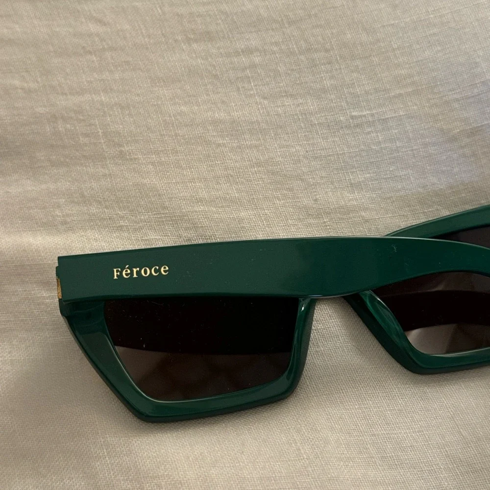 Emerald Green Women's Sunglasses - never been worn !